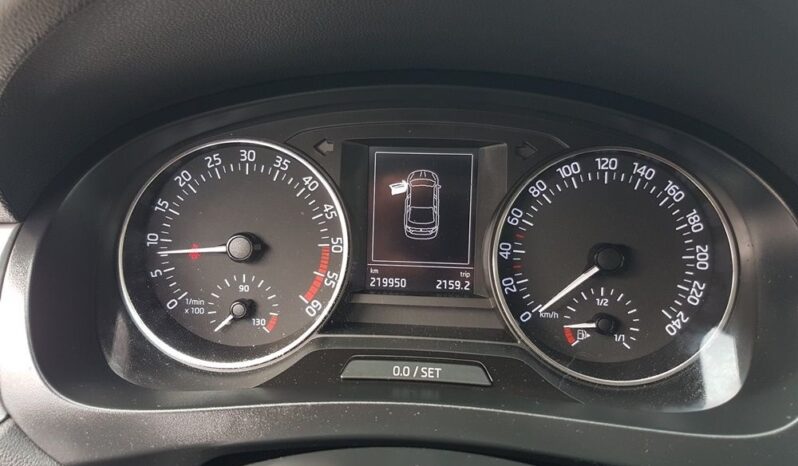 SKODA RAPID  | FWD (przód) | Manualna | 115 KM | Biały full