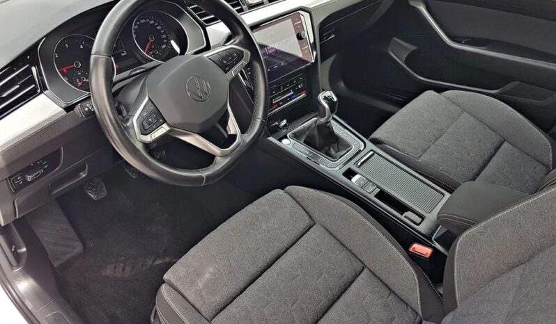 VOLKSWAGEN Passat  | FWD (przód) | Manualna | 150 KM | Biały full