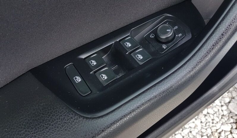 VOLKSWAGEN Passat  | FWD (przód) | Manualna | 150 KM | Biały full