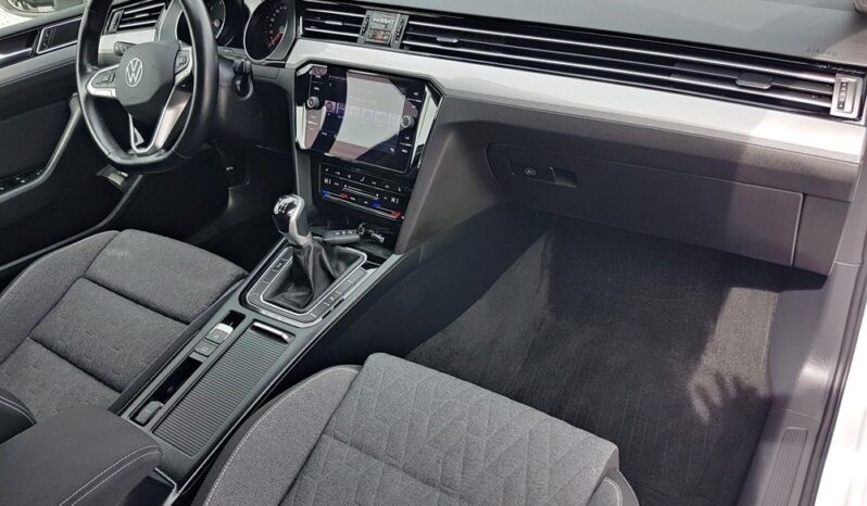 VOLKSWAGEN Passat  | FWD (przód) | Manualna | 150 KM | Biały full