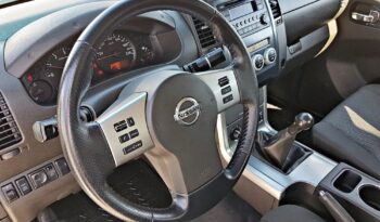 NISSAN Navara  | 4×4 (doł. ręcznie) | Manualna | 190 KM | Zielony full