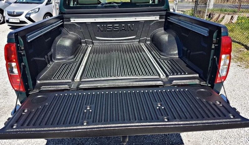 NISSAN Navara  | 4×4 (doł. ręcznie) | Manualna | 190 KM | Zielony full