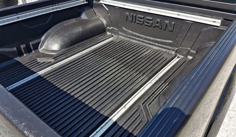 NISSAN Navara  | 4×4 (doł. ręcznie) | Manualna | 190 KM | Zielony full