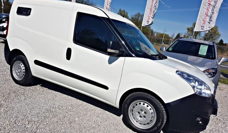 OPEL Combo | FWD (przód) | Manualna | 105 KM | Biały full