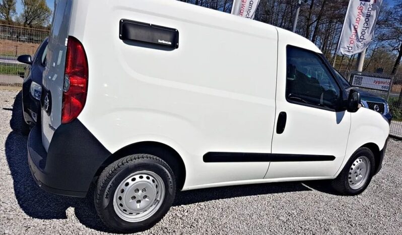OPEL Combo | FWD (przód) | Manualna | 105 KM | Biały full