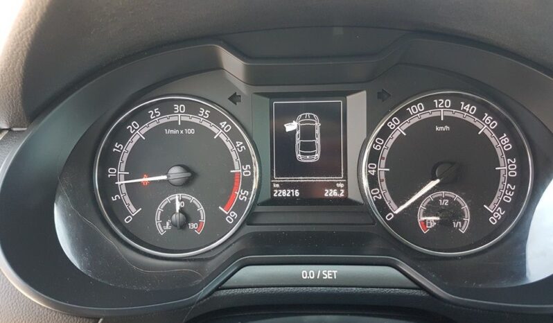 SKODA Octavia  | FWD (przód) | Manualna | 150 KM | Biały full