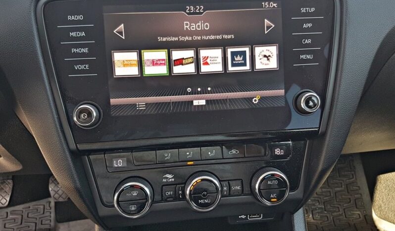 SKODA Octavia  | FWD (przód) | Manualna | 150 KM | Biały full