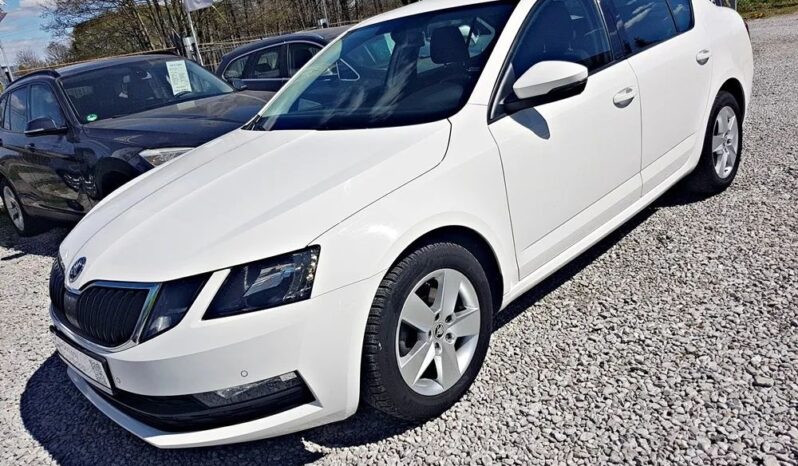 SKODA Octavia  | FWD (przód) | Manualna | 150 KM | Biały full