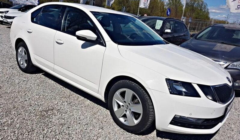 SKODA Octavia  | FWD (przód) | Manualna | 150 KM | Biały full