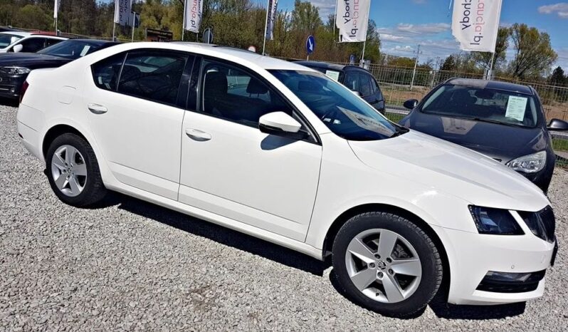 SKODA Octavia  | FWD (przód) | Manualna | 150 KM | Biały full
