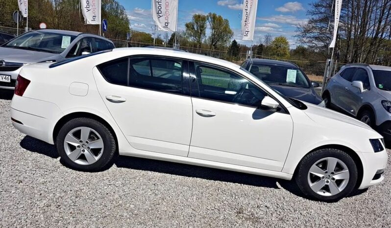 SKODA Octavia  | FWD (przód) | Manualna | 150 KM | Biały full