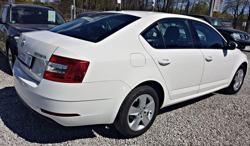 SKODA Octavia  | FWD (przód) | Manualna | 150 KM | Biały full