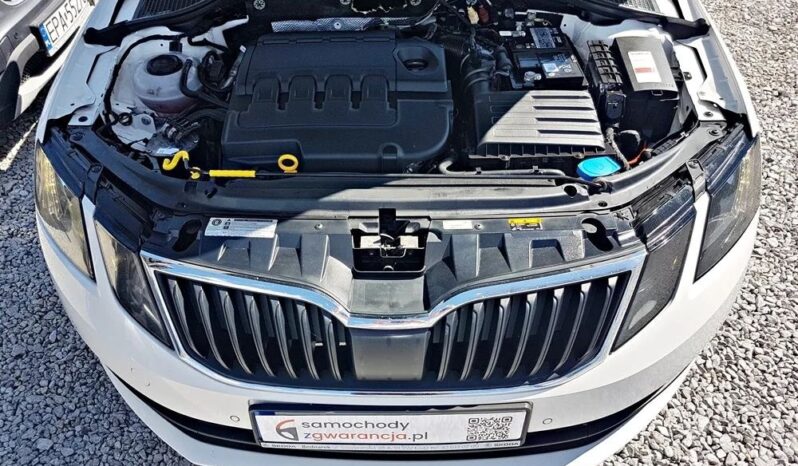 SKODA Octavia  | FWD (przód) | Manualna | 150 KM | Biały full