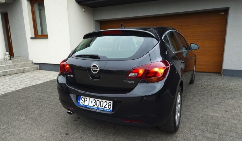 OPEL Astra | FWD (przód) | Manualna | 180 KM | Czarny full