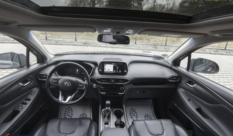 HYUNDAI Santa Fe | 4×4 (doł. automatycznie) | Automatyczna | 185 KM | Szary full