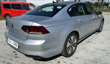 VOLKSWAGEN Passat  | FWD (przód) | Manualna | 150 KM | Srebrny full