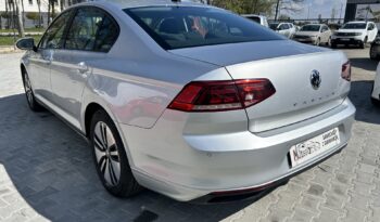 VOLKSWAGEN Passat  | FWD (przód) | Manualna | 150 KM | Srebrny full