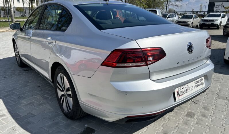 VOLKSWAGEN Passat  | FWD (przód) | Manualna | 150 KM | Srebrny full