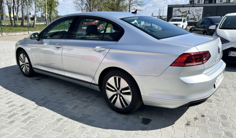 VOLKSWAGEN Passat  | FWD (przód) | Manualna | 150 KM | Srebrny full