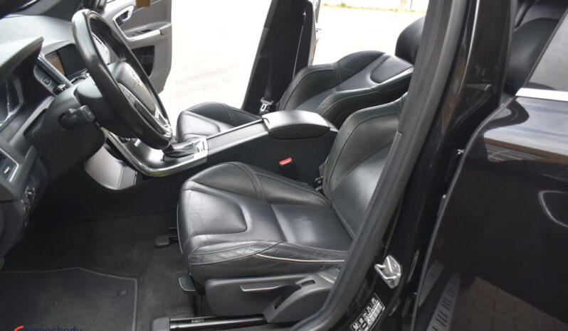 VOLVO XC 60 | FWD (przód) | Automatyczna | 150 KM | Czarny full
