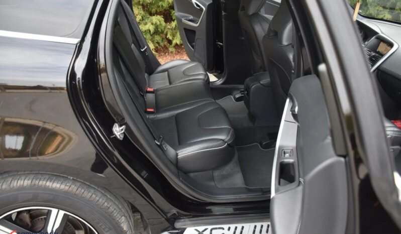 VOLVO XC 60 | FWD (przód) | Automatyczna | 150 KM | Czarny full
