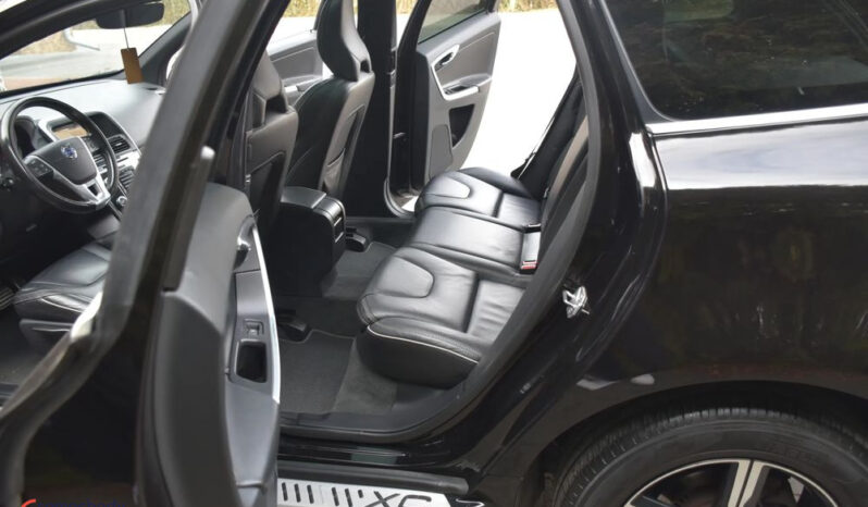 VOLVO XC 60 | FWD (przód) | Automatyczna | 150 KM | Czarny full