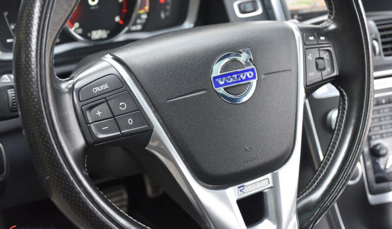 VOLVO XC 60 | FWD (przód) | Automatyczna | 150 KM | Czarny full