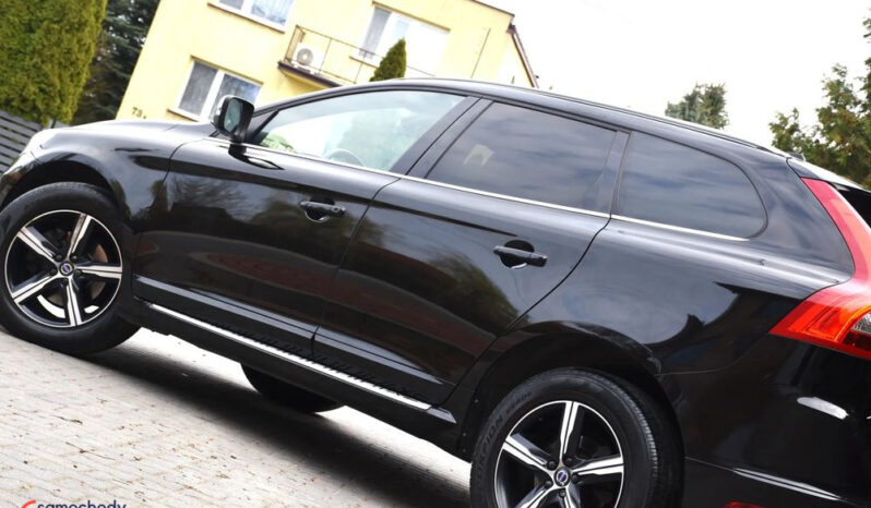 VOLVO XC 60 | FWD (przód) | Automatyczna | 150 KM | Czarny full