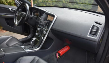 VOLVO XC 60 | FWD (przód) | Automatyczna | 150 KM | Czarny full