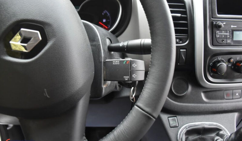 RENAULT Trafic  | FWD (przód) | Manualna | 95 KM | Biały full