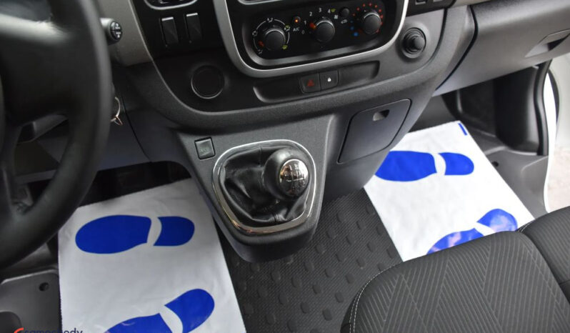 RENAULT Trafic  | FWD (przód) | Manualna | 95 KM | Biały full