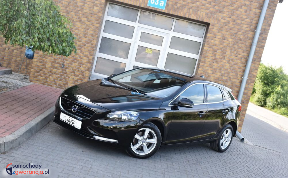 Volvo V40  | Fwd (Przód) | Manualna | 120 Km | Czarny