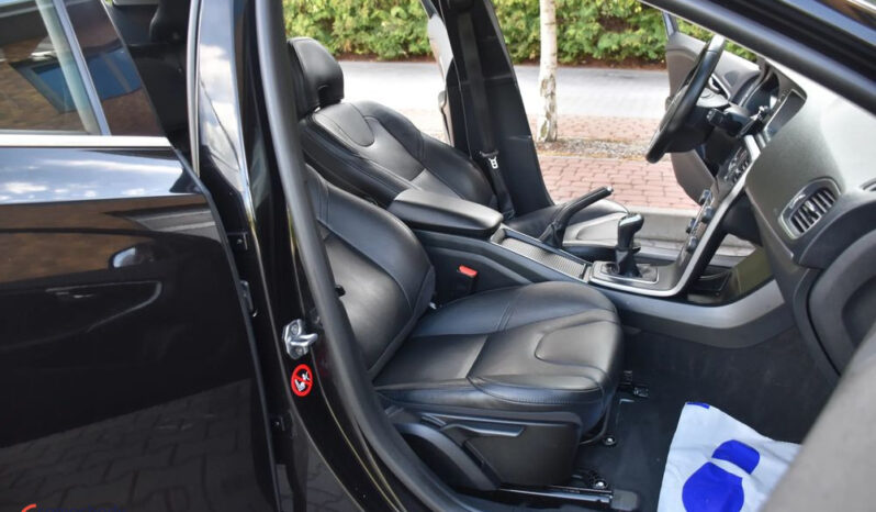 VOLVO V40  | FWD (przód) | Manualna | 120 KM | Czarny full