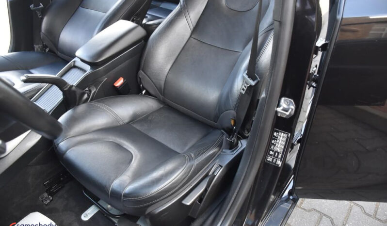 VOLVO V40  | FWD (przód) | Manualna | 120 KM | Czarny full