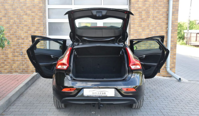 VOLVO V40  | FWD (przód) | Manualna | 120 KM | Czarny full