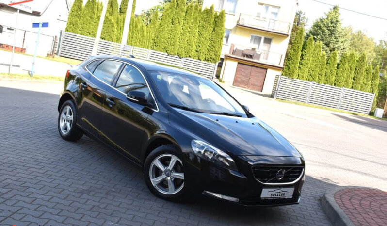 VOLVO V40  | FWD (przód) | Manualna | 120 KM | Czarny full