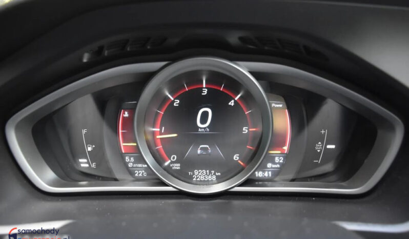 VOLVO V40  | FWD (przód) | Manualna | 120 KM | Czarny full