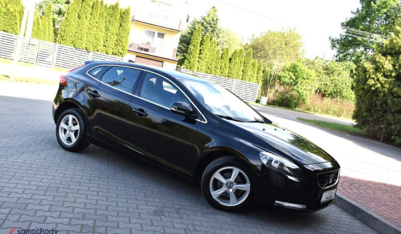 VOLVO V40  | FWD (przód) | Manualna | 120 KM | Czarny full