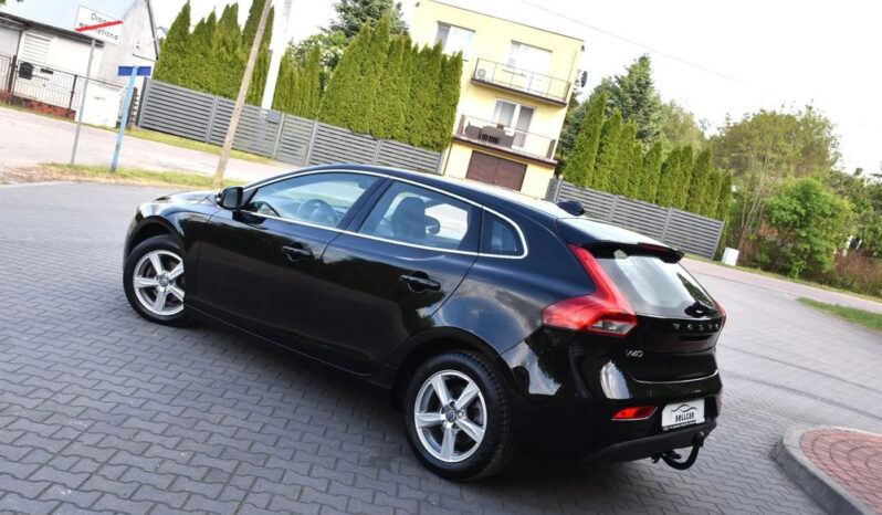 VOLVO V40  | FWD (przód) | Manualna | 120 KM | Czarny full
