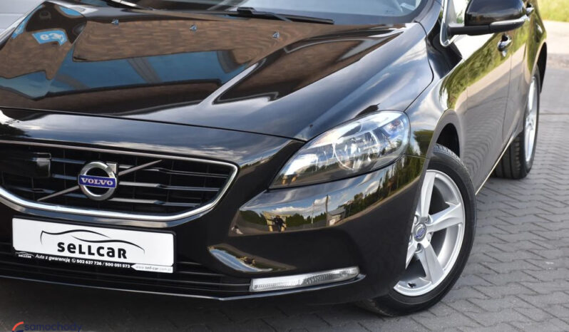 VOLVO V40  | FWD (przód) | Manualna | 120 KM | Czarny full