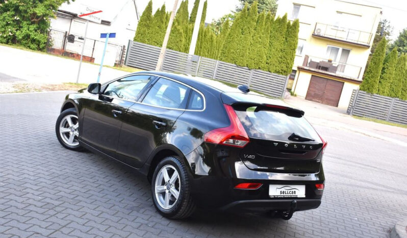 VOLVO V40  | FWD (przód) | Manualna | 120 KM | Czarny full