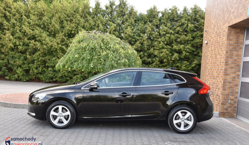 VOLVO V40  | FWD (przód) | Manualna | 120 KM | Czarny full