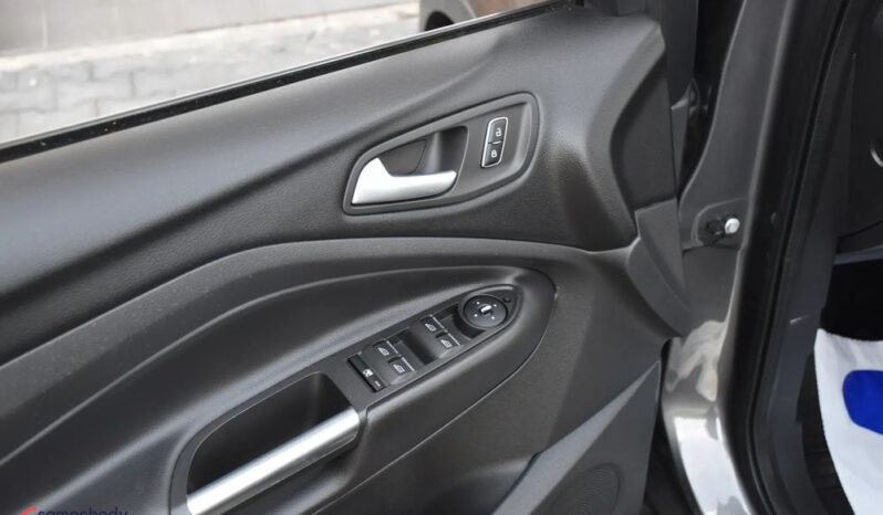 FORD Kuga  | 4×4 (doł. automatycznie) | Automatyczna | 136 KM | Szary full