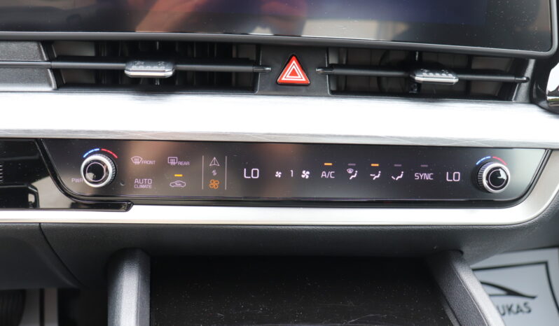 KIA Sportage  | 2023 | 136 KM | 1598cm3 | Zielony full