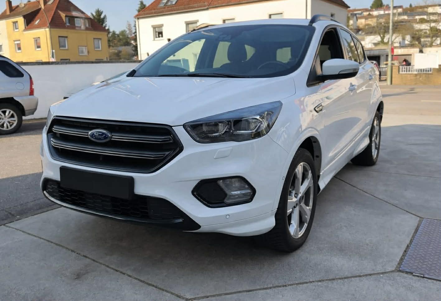 Ford Kuga  | 2019 | 180 Km | 1997Cm3 | Biały