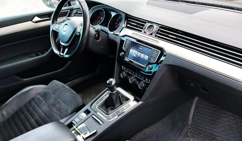 VOLKSWAGEN Passat  | 2017 | 150 KM | 1968cm3 | Czarny full