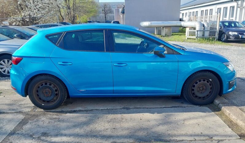 SEAT Leon  | 2015 | 150 KM | 1395cm3 | Niebieski full