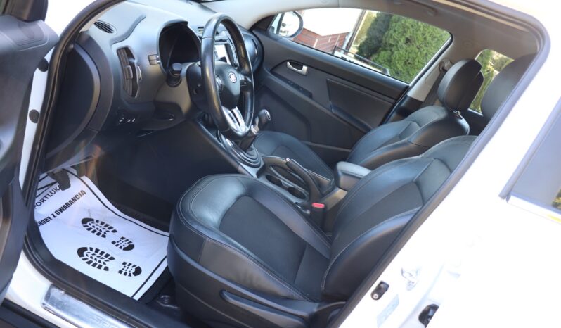 KIA Sportage  | 2011 | 136 KM | 1995cm3 | Biały full