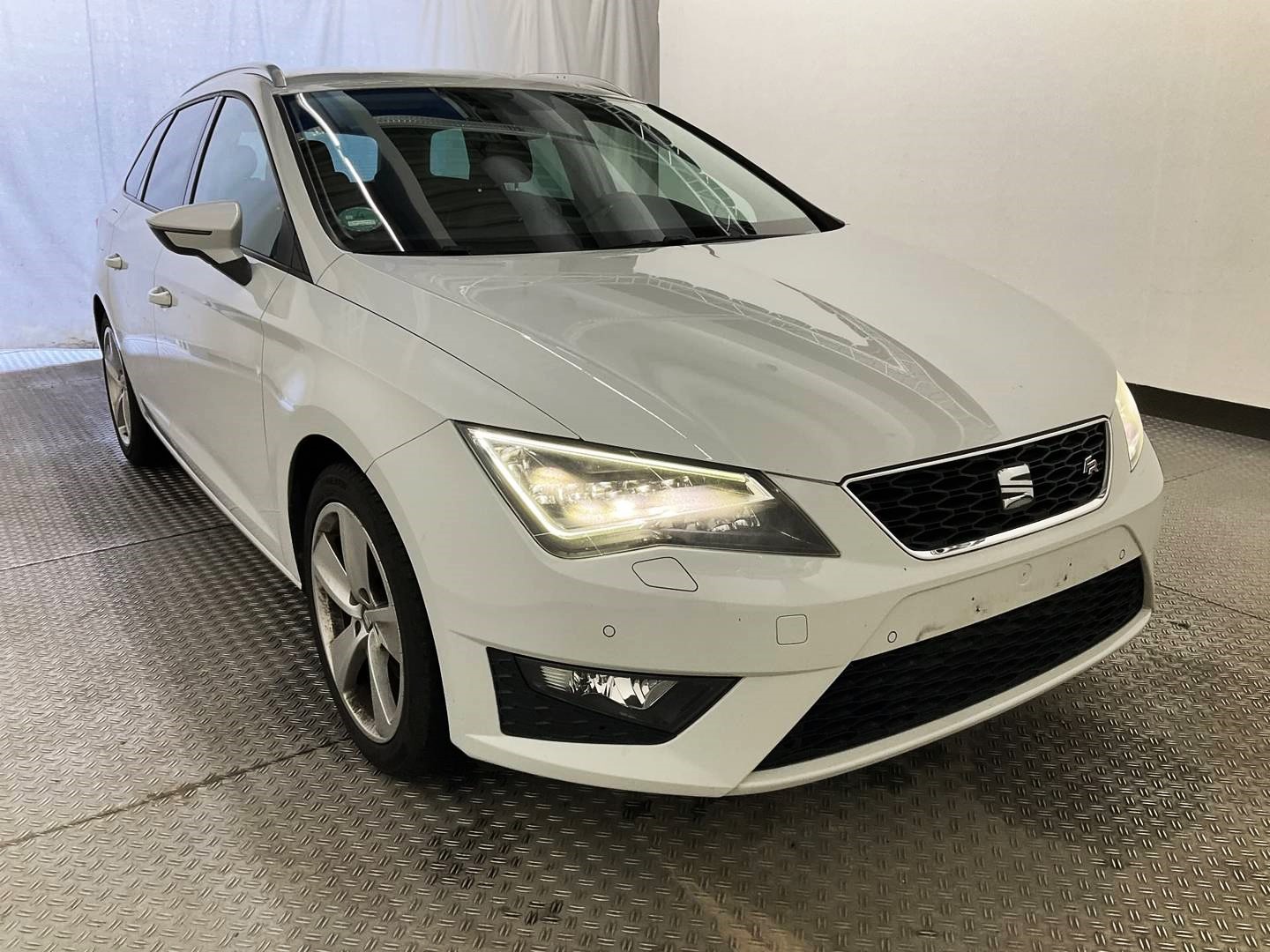 Seat Leon  | 2016 | 125 Km | 1400Cm3 | Biały