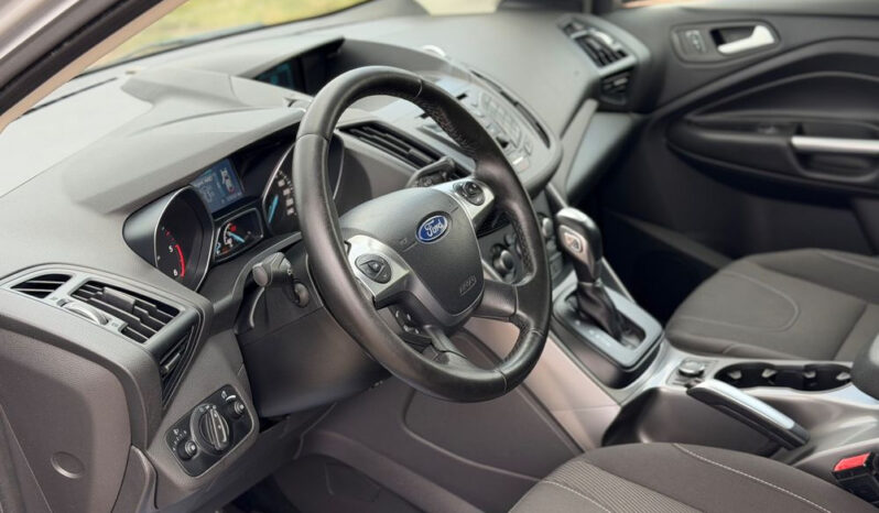 FORD Kuga  | 4×4 (doł. automatycznie) | Automatyczna | 150 KM | Srebrny full